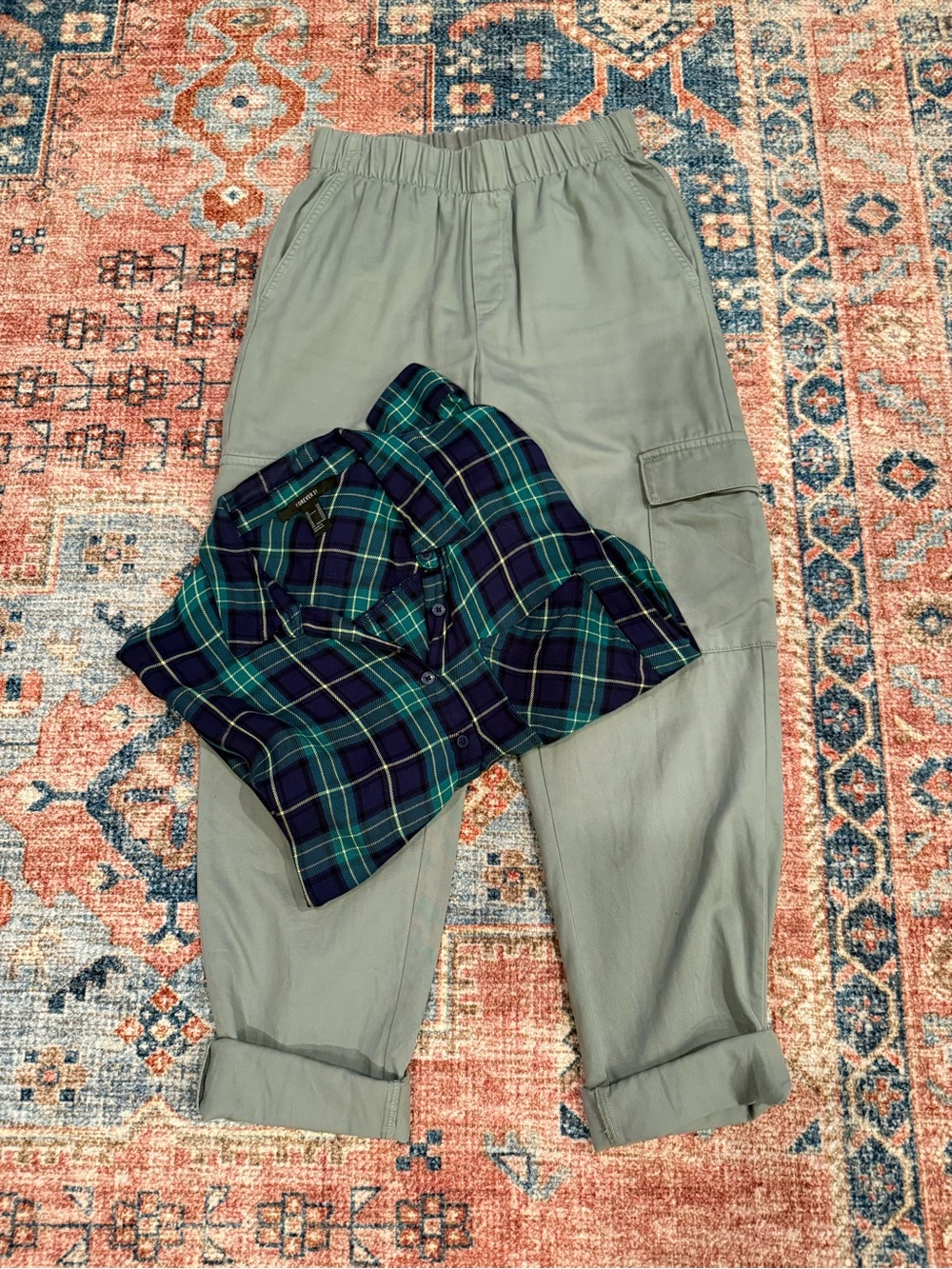 GAP Sage Green Cropped Cargo Pants